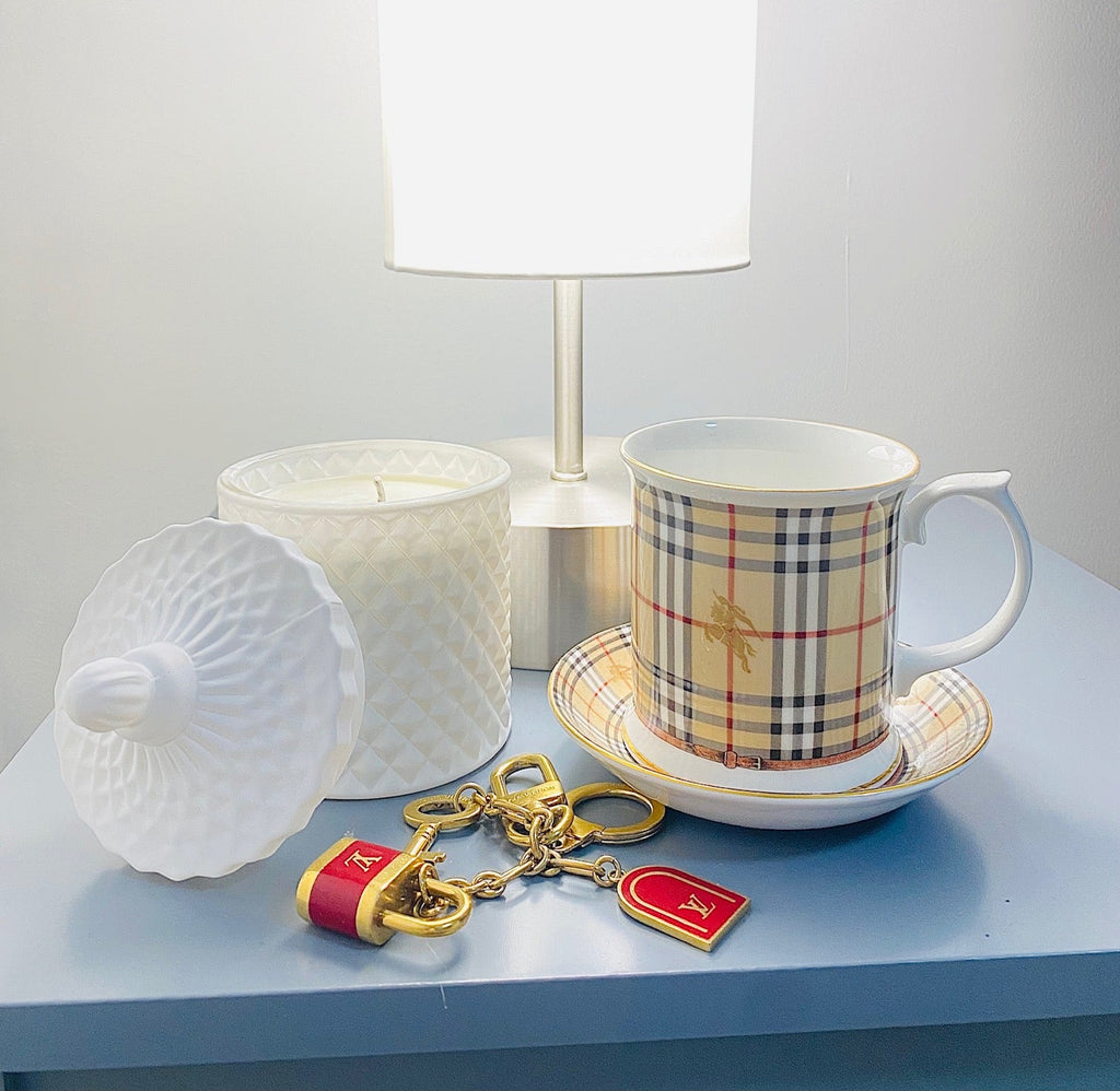 CUP OF TEA Luxury Candle White Tea Scent Calming Relaxing