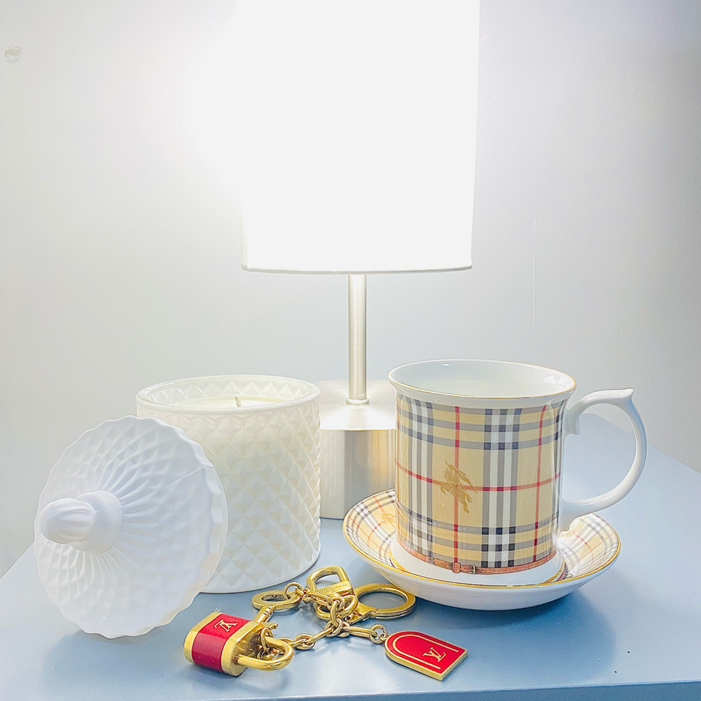 CUP OF TEA Luxury Candle White Tea Scent Calming Relaxing